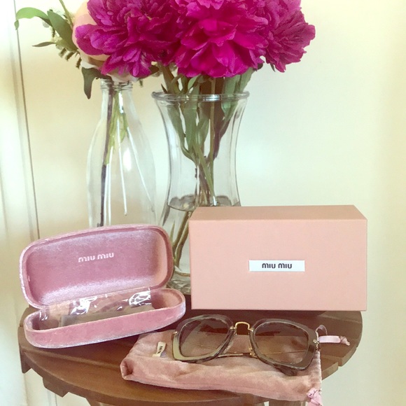 Miu Miu MU 07OS 52mm Sunglasses - Picture 3 of 8